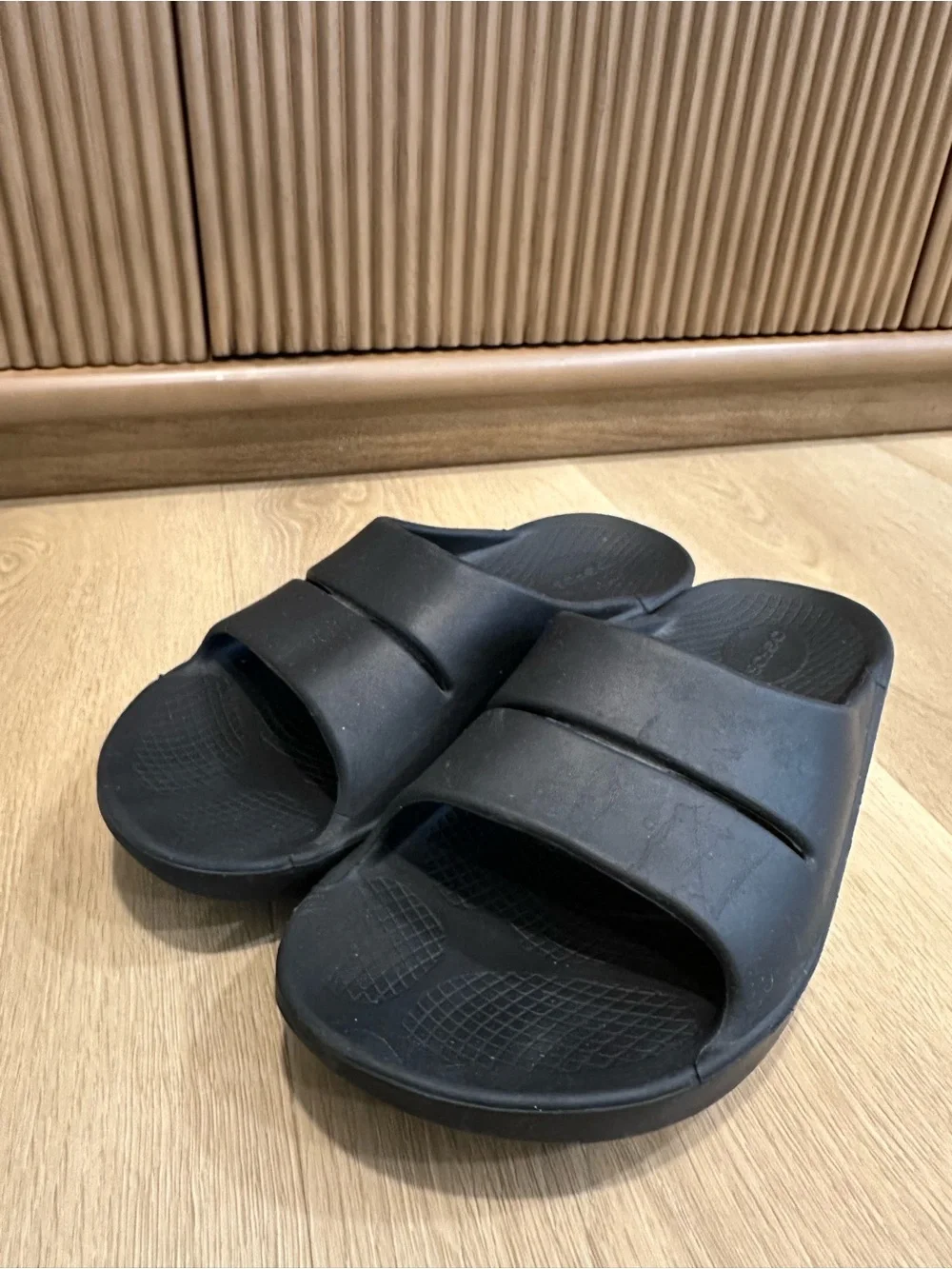 OOFOS OOahh recovery slides Black Slide Sandals - Minimal Slip-On Design